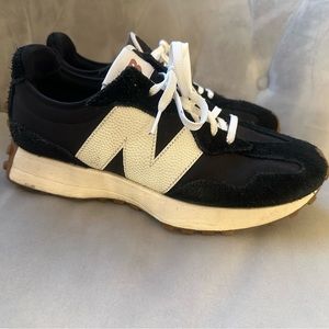 New balance 327 black size 10